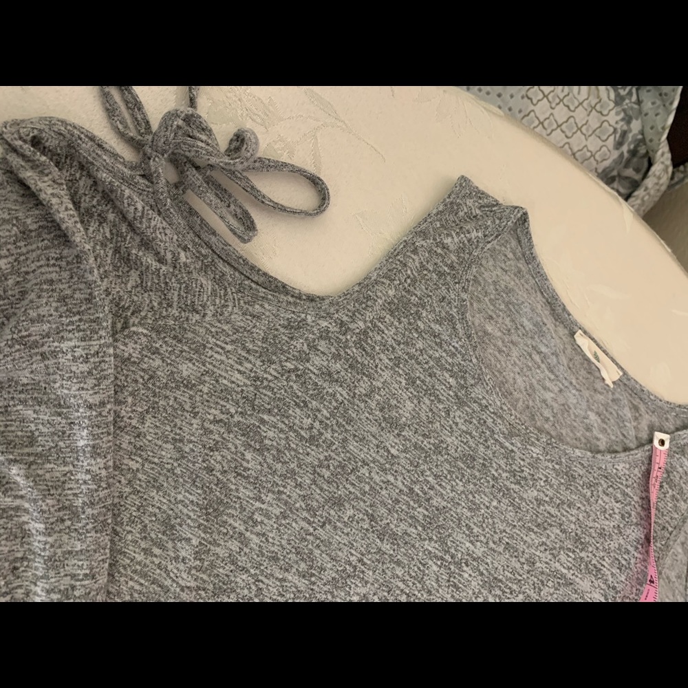 🌻Hummingbird Women’s top - Picture 7 of 8